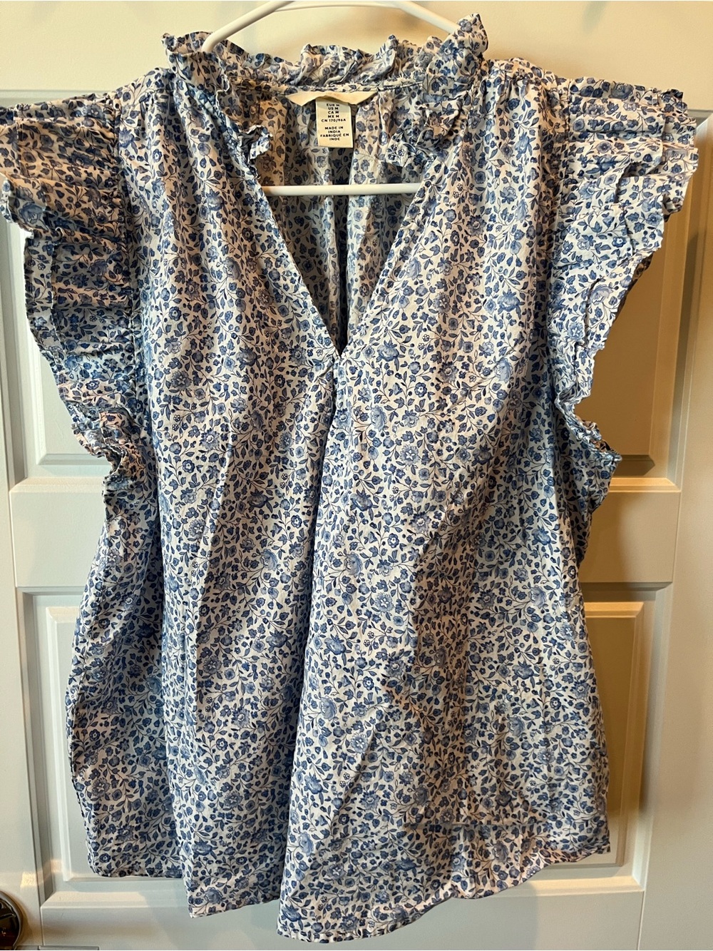 H&M Blue Floral Ruffle-Sleeve V-Neck Blouse